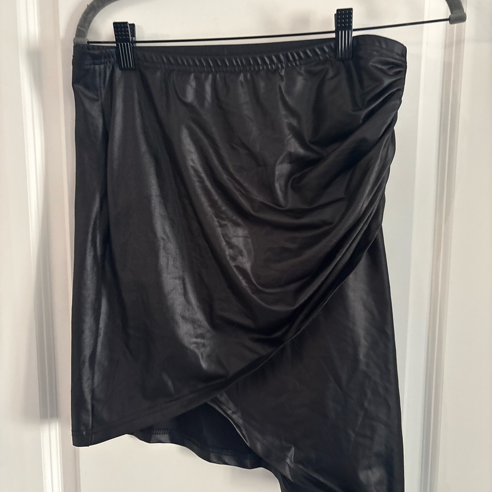 SHEIN Black Asymmetrical Skirt